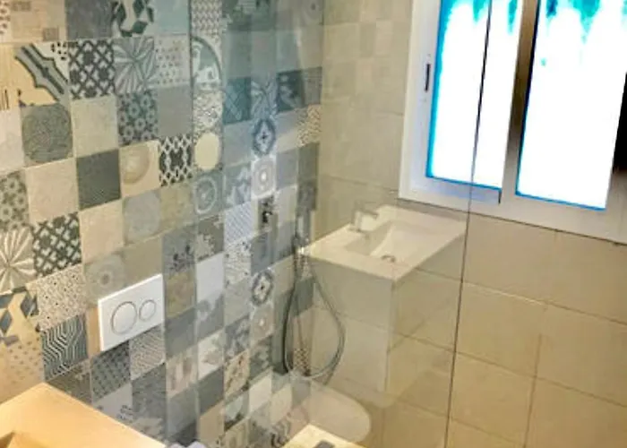 Bonito Cerca Del Mar